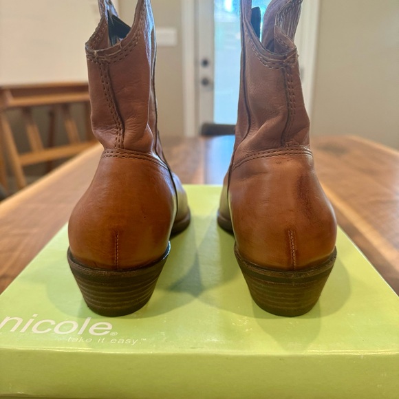 Nicole Western Style Ankle Bootie, Women’s Size 8. - Picture 6 of 9